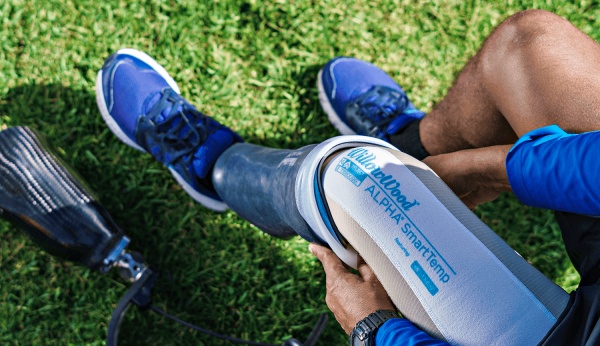 温度調節素材アウトラスト採用